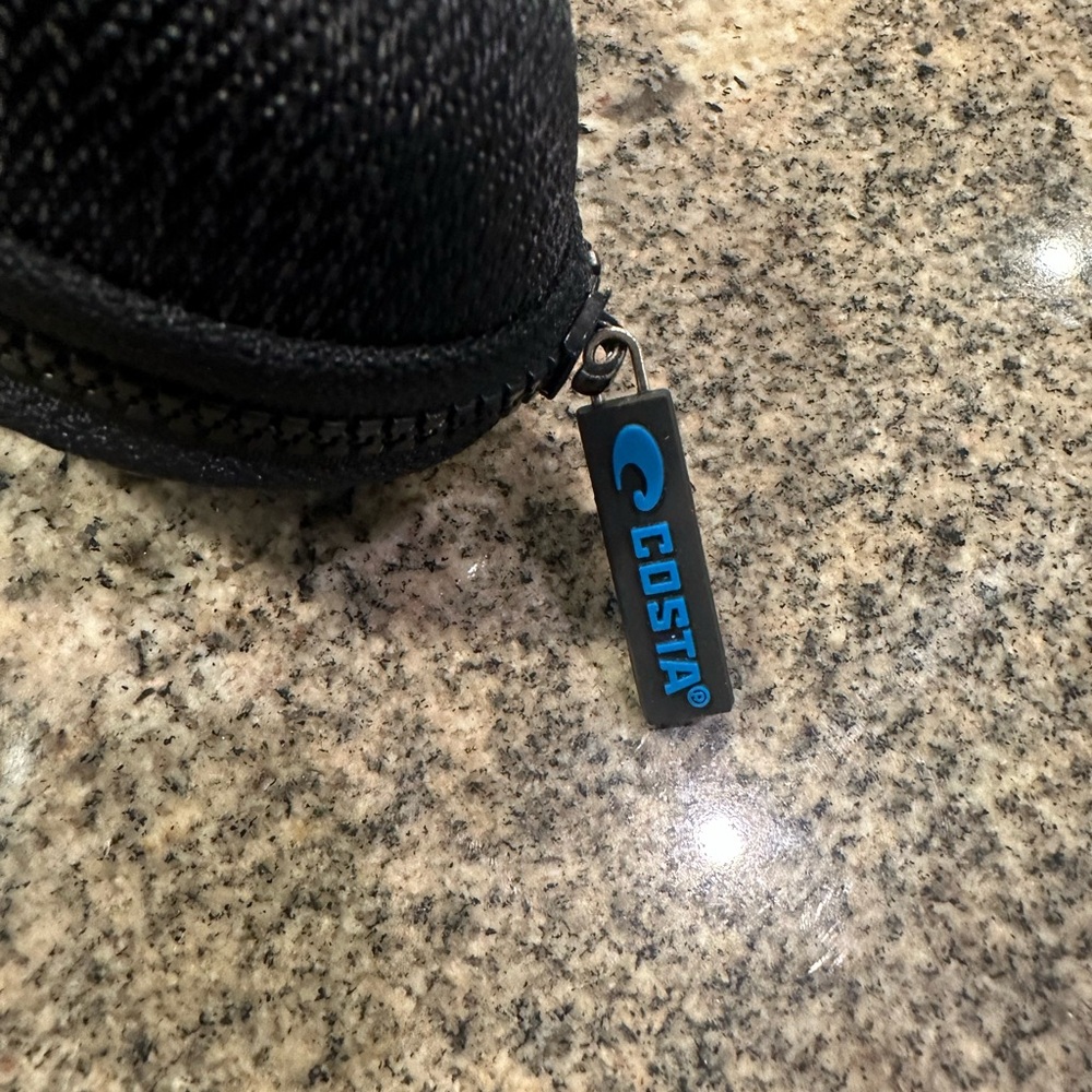 Costa | Hard Shell Sunglasses Case - Picture 3 of 4